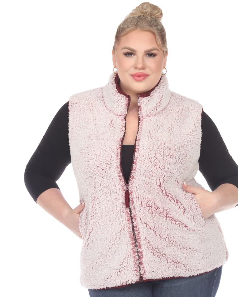 Front of a model wearing a size 2X Zip up sherpa vest in Sheep Violet by White Mark. | dia_product_style_image_id:247407